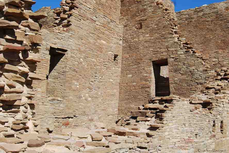 Walls and doorways at Pueblo Bonito